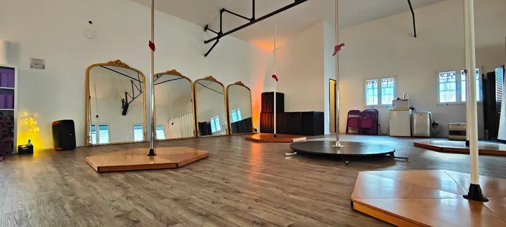 POLE DANCE STRASBOURG — pole fitness-studio à Meinau, Strasbourg — 2
