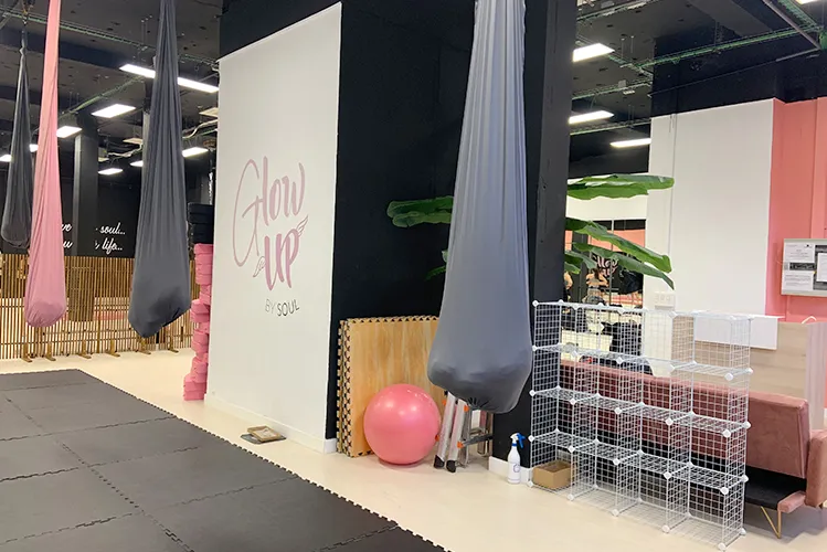 Glow Up- Pole Studio Legazpi — pole fitness-studio i Arganzuela, Madrid — bild 3