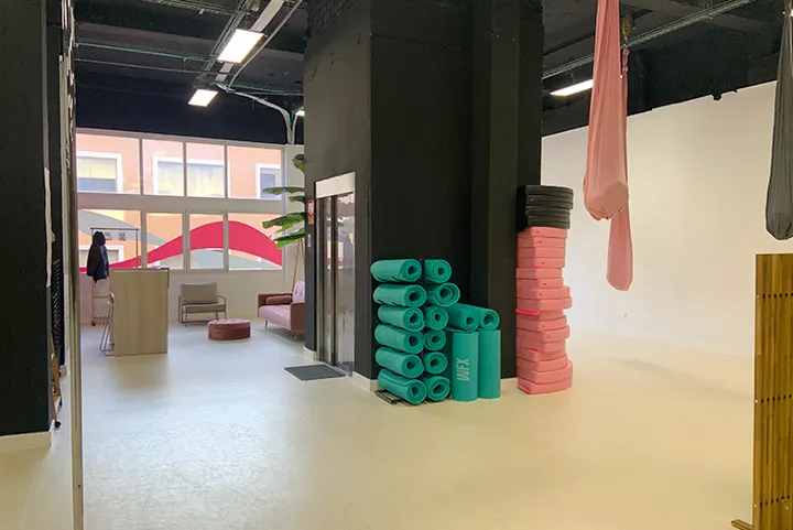Glow Up Pole Legazpi — pole fitness-studio en Madrid — 3