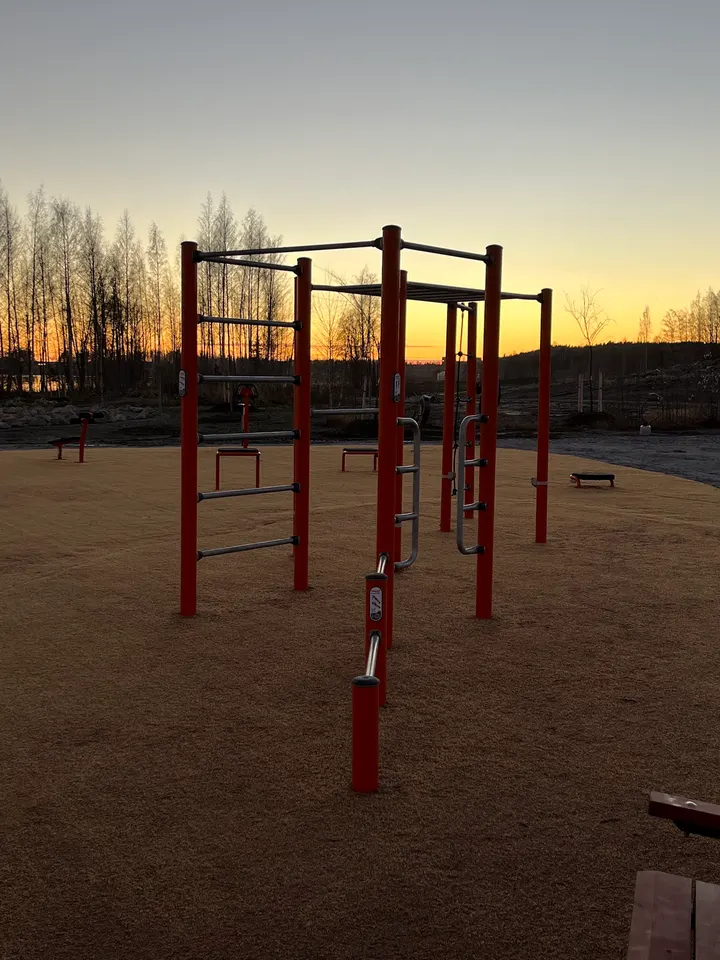 Ulkokuntosali - streetworkout Niemenranta — fitnessstudio – Tampere — 2