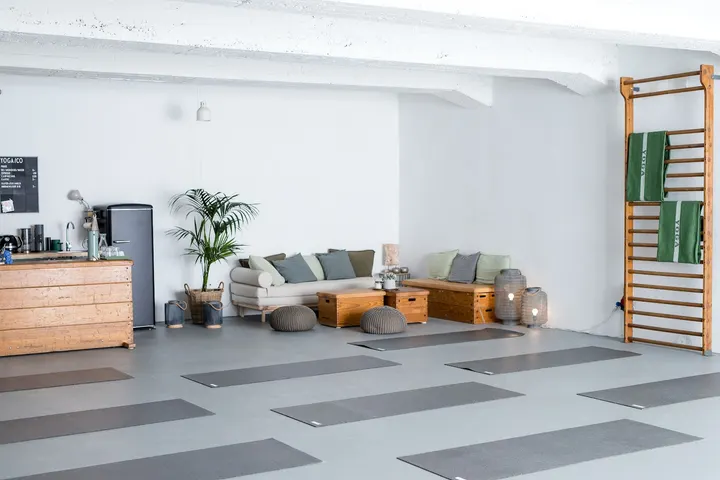 YO/CO YOGA&CO — Yoga in Heerdt, Düsseldorf