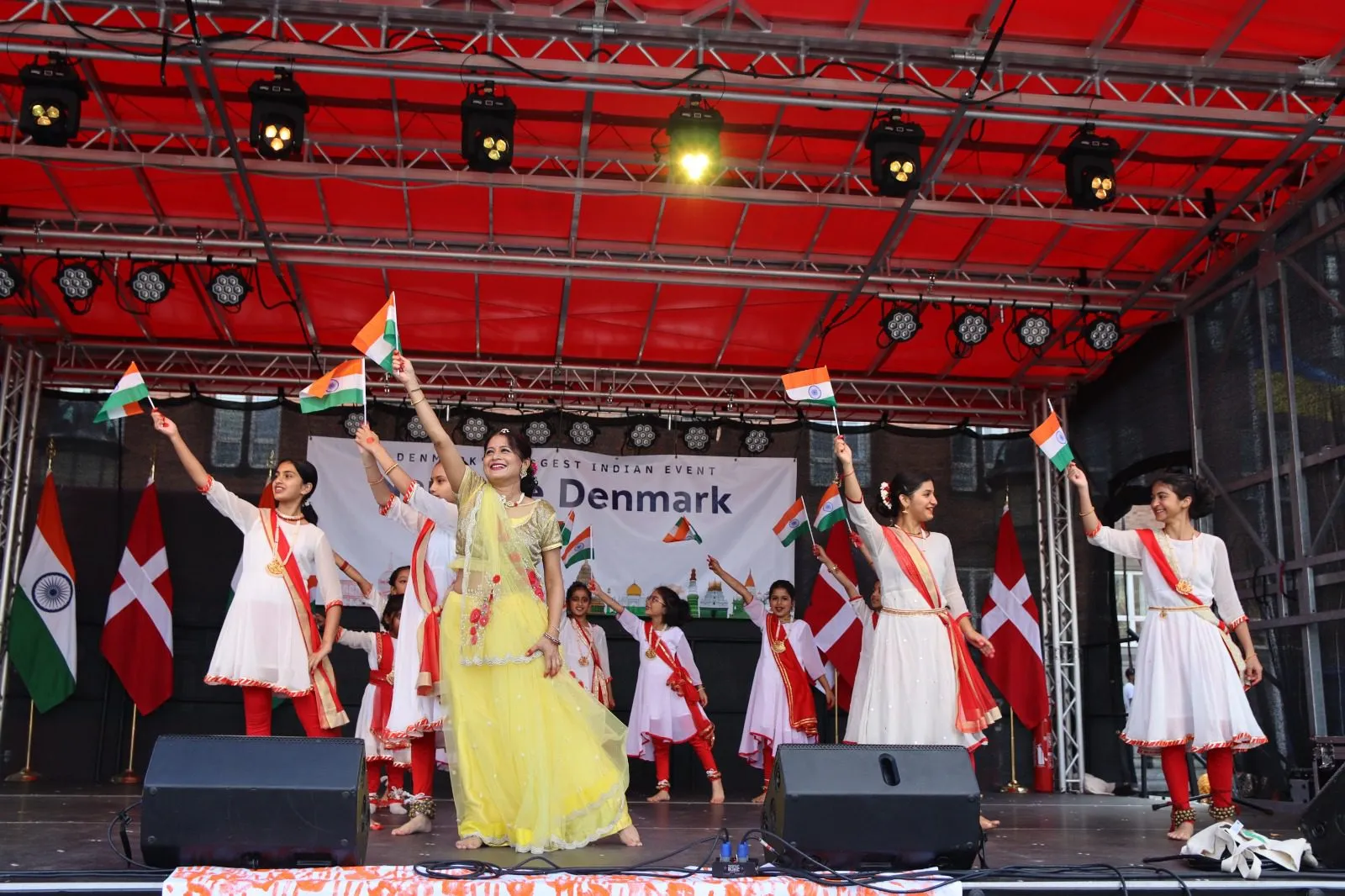 Deeps Dancing Divas - Kathak Dance Group — dans-studio i Hellerup — bild 3