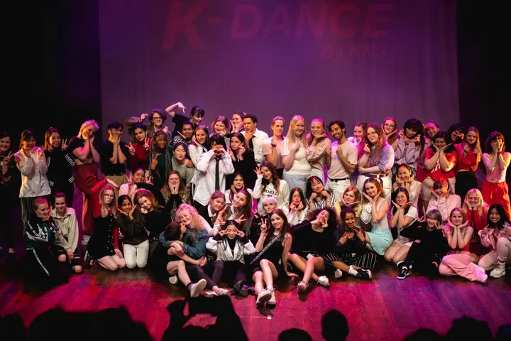 Kpop Nonstop — dans-studio i Hammarby Sjöstad, Stockholm — 2