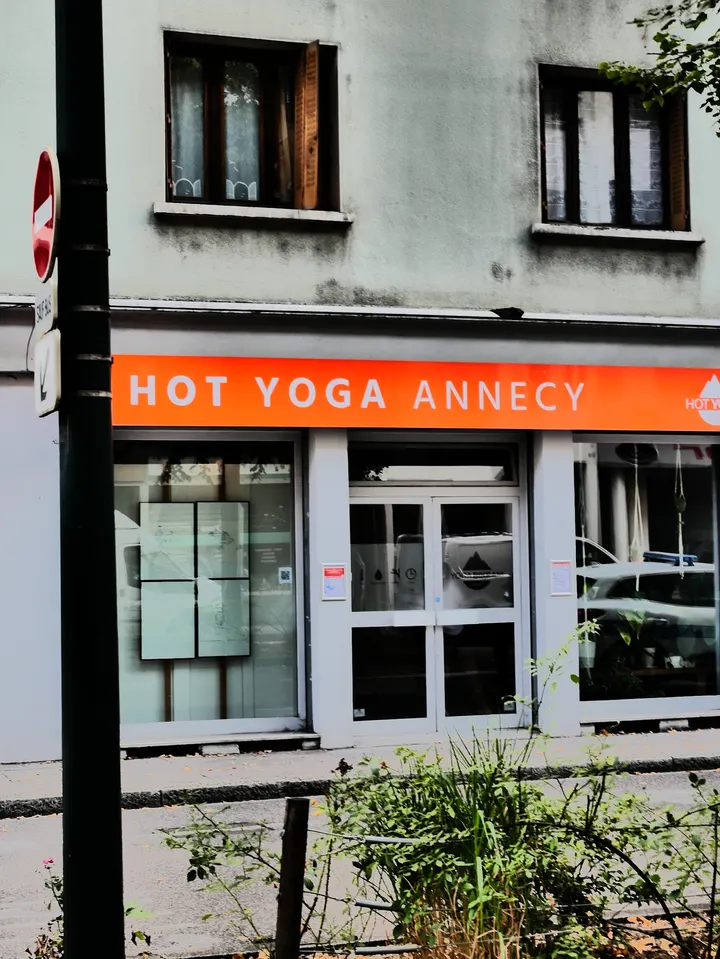 Hot and Cool Yoga Annecy - Bikram Yoga — Yoga à Le Clos Saint-Michel, Annecy