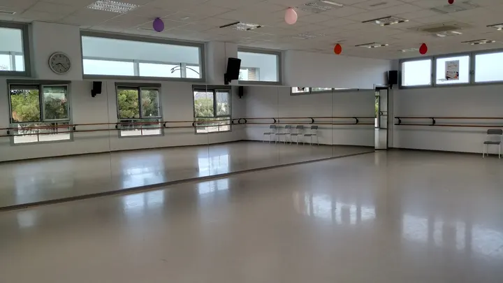 Escuela de danza Marta Galindo. Clases de baile en Cartagena, Murcia. — baile-studio en Canteras, Cartagena — 3