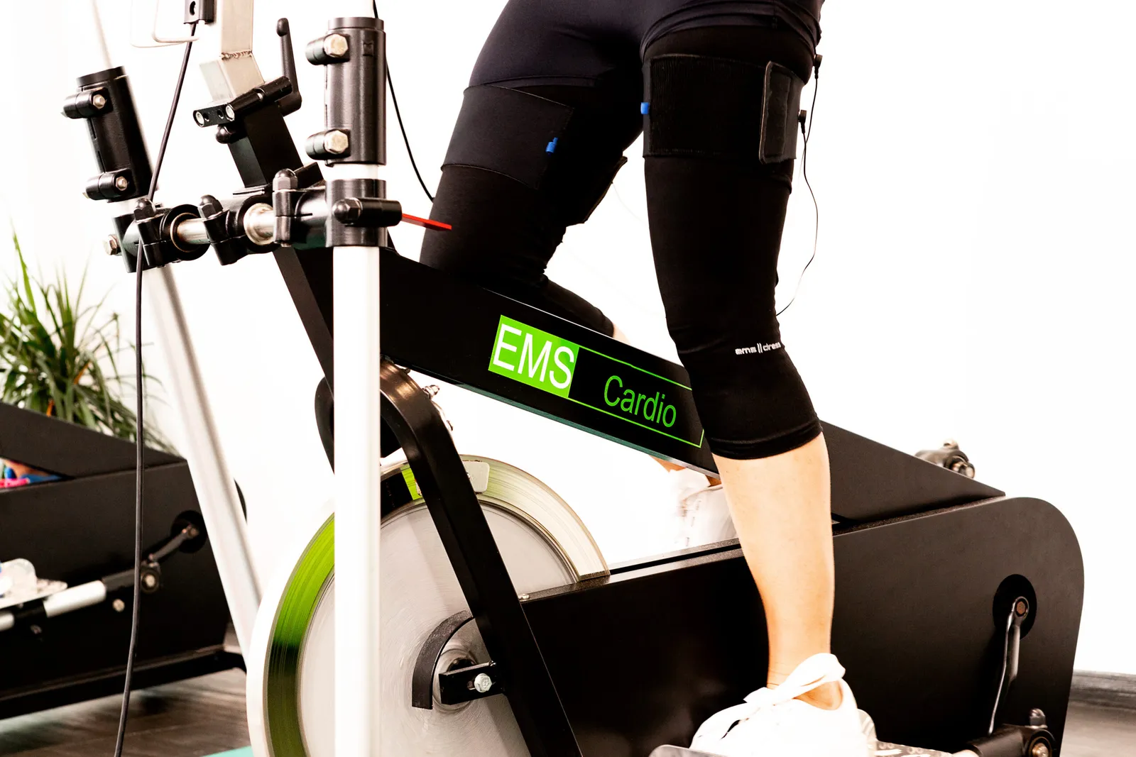 EMS Sportstudio Unterhaching JETZT! Abnehmen - Muskelaufbau - Rückentraining — styrketräning-studio i Unterhaching — 3