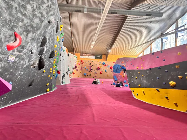 einstein Boulderhalle Duisburg — Klettern in Neuenkamp, Duisburg