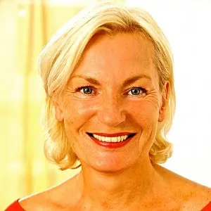 Schrage Sonja Yogalehrerin — Yoga in Schöneberg, Berlin