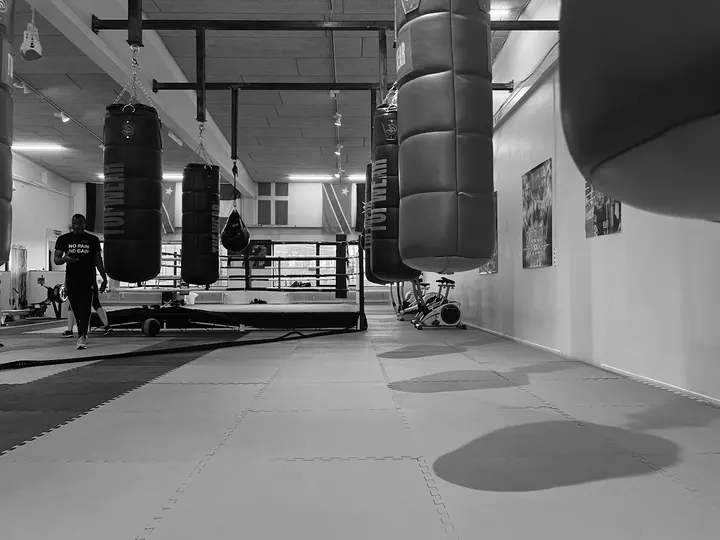 Lolenga Mock Boxing — kampsport-studio i Risskov — 2
