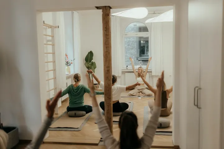 Schwangerschafts & Rückbildungsyoga in Ulm mit Luisa Harisch — Yoga in Weststadt, Ulm