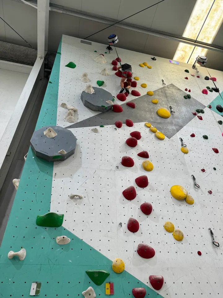 SPACEBLOCK - Málaga Climbing Center — Escalada en Cruz de Humilladero, Málaga