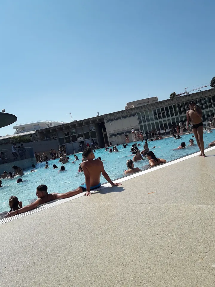 Piscine Jean Mermoz — studio à Lyon 8e Arrondissement, Lyon — 3