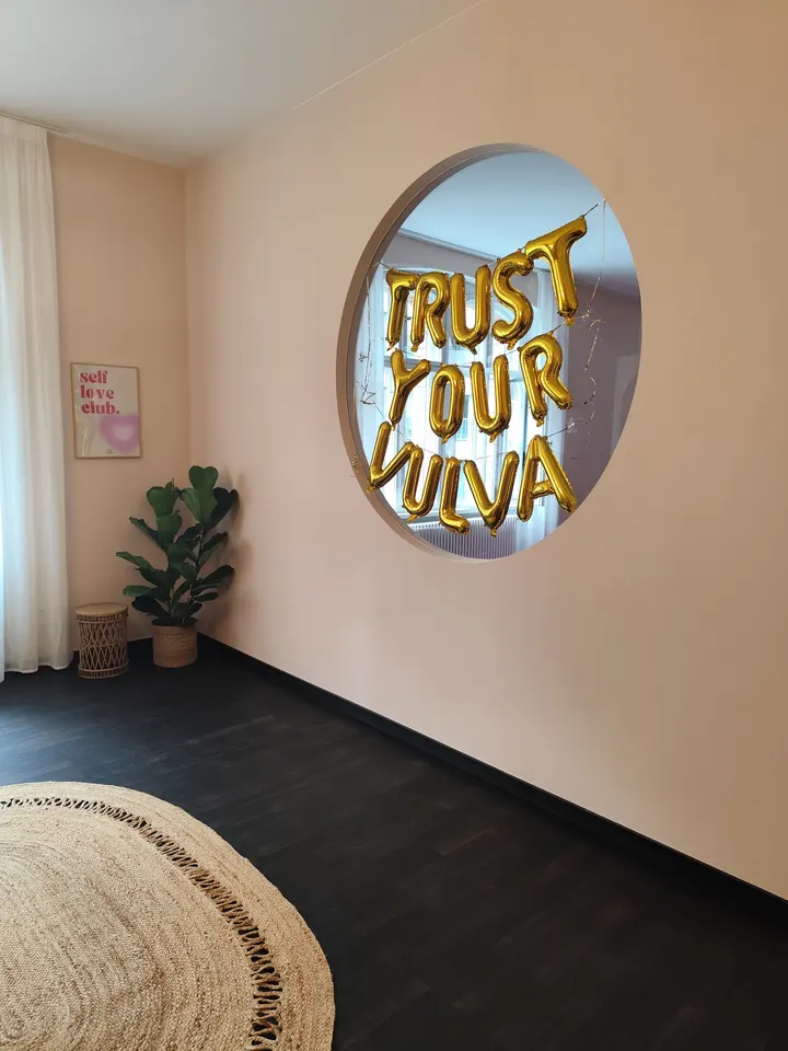 YOU GLOW Womanhood Mitte — yoga-studio in Mitte, Berlin — 3