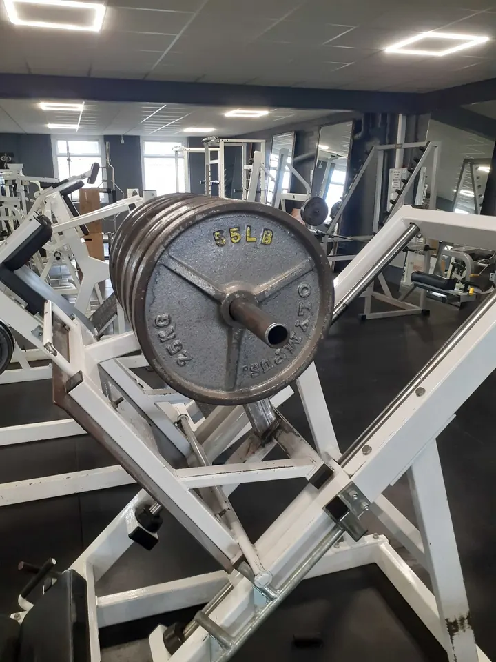 Hollinwood Muscle And Fitness With Hollinwood Nutrition — fitness studio in Oldham — 4