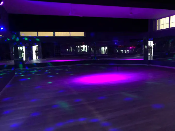 Rosas Escuela de Baile Alicante — baile-studio en Alicante — 4