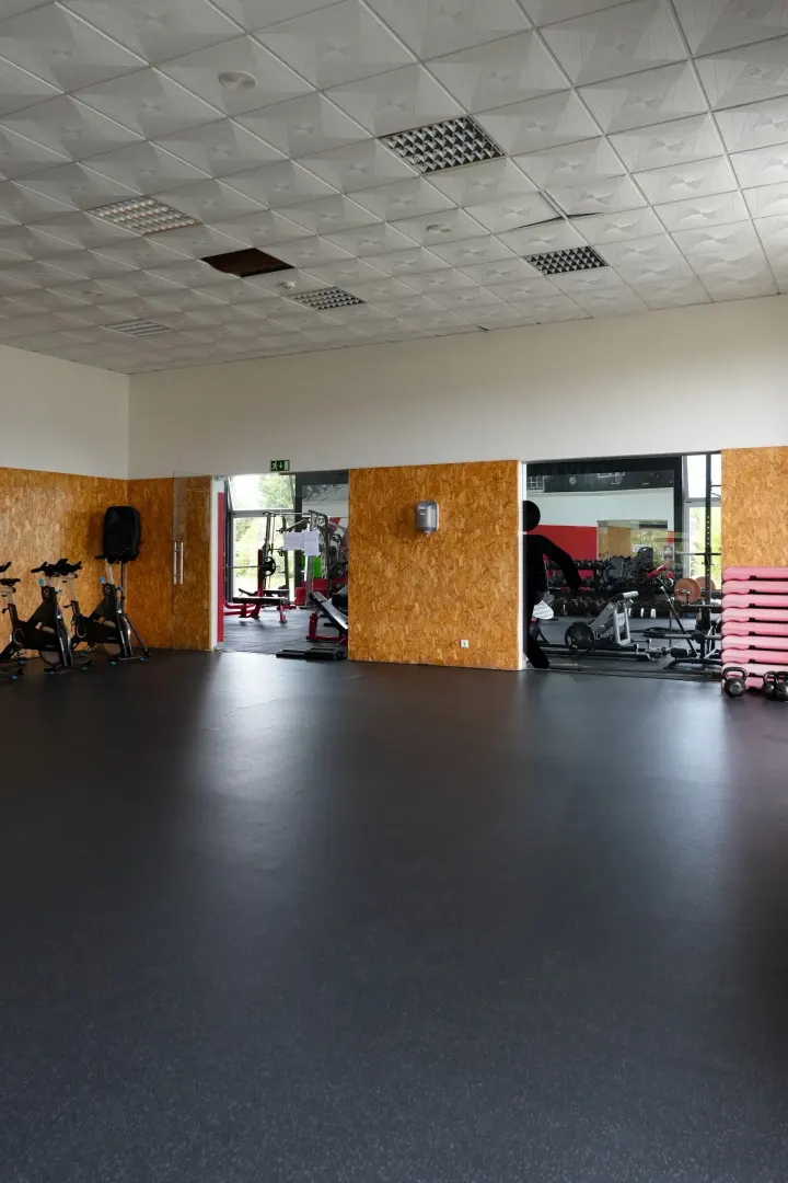 Dino's Clubes de Saúde — ginásio-studio em Taveiro, Alcobaça — 2