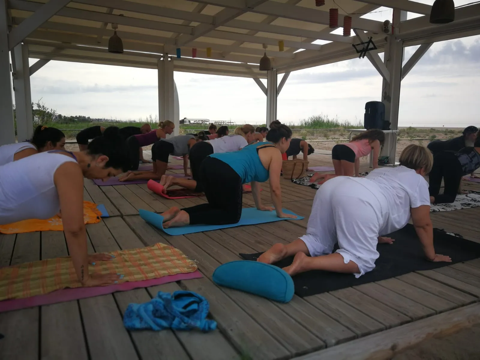 Yoga con Bachan Profesor de yoga y meditación en Castelldefels — yoga-studio en Can Roca, Castelldefels — 3