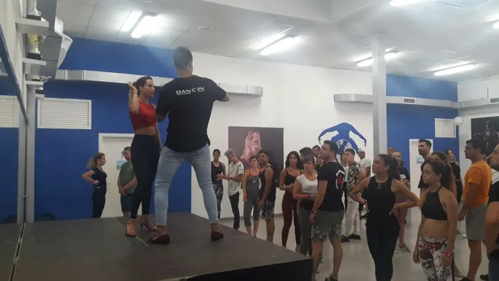 Dance Studio Estilos Unidos — baile-studio en Elche — 4