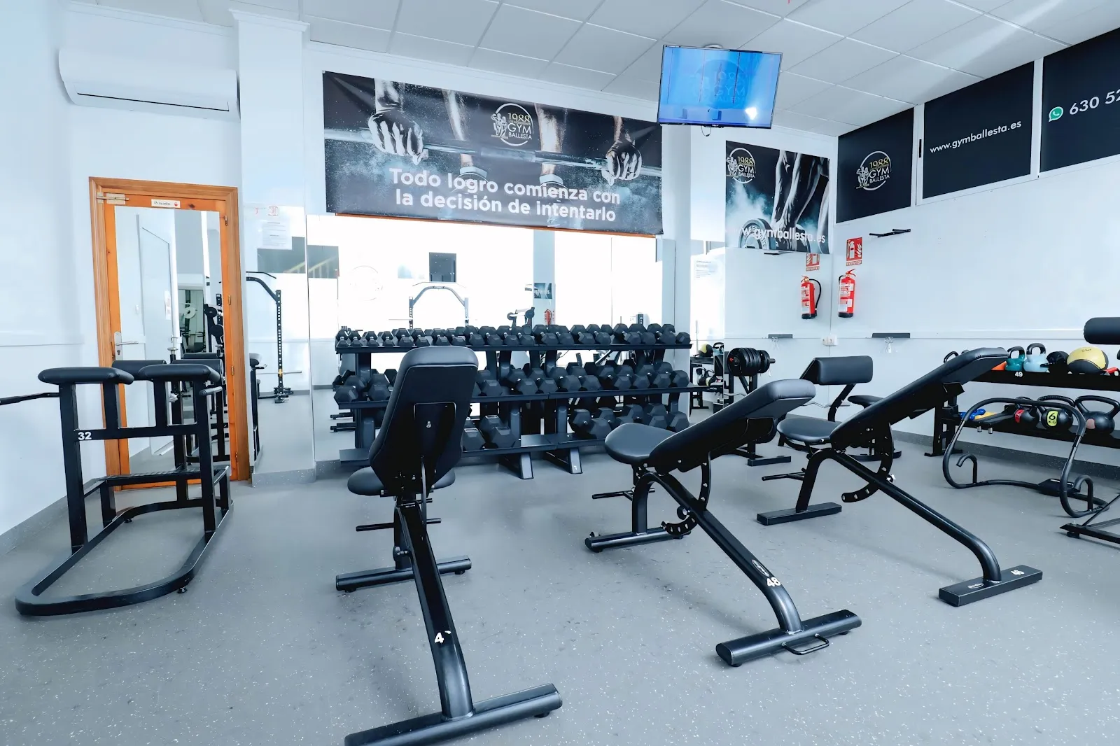 Com.B. Gimnasio Ballesta — estudio de fitness-studio en Los Montesinos — 4