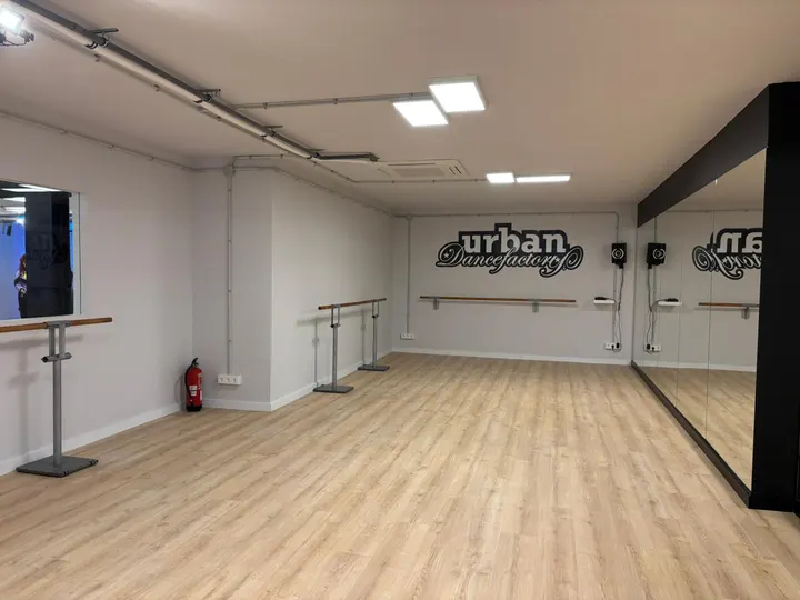 La Urban Dance Factory — baile-studio en Santa Eulàlia, L'Hospitalet de Llobregat — 3