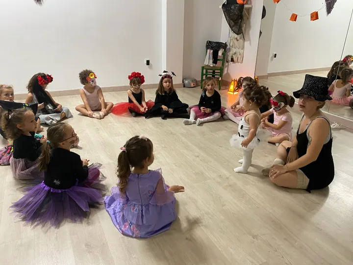 Centro Integral de Danza Andanzas — baile-studio en Sevilla Este, Sevilla — 2