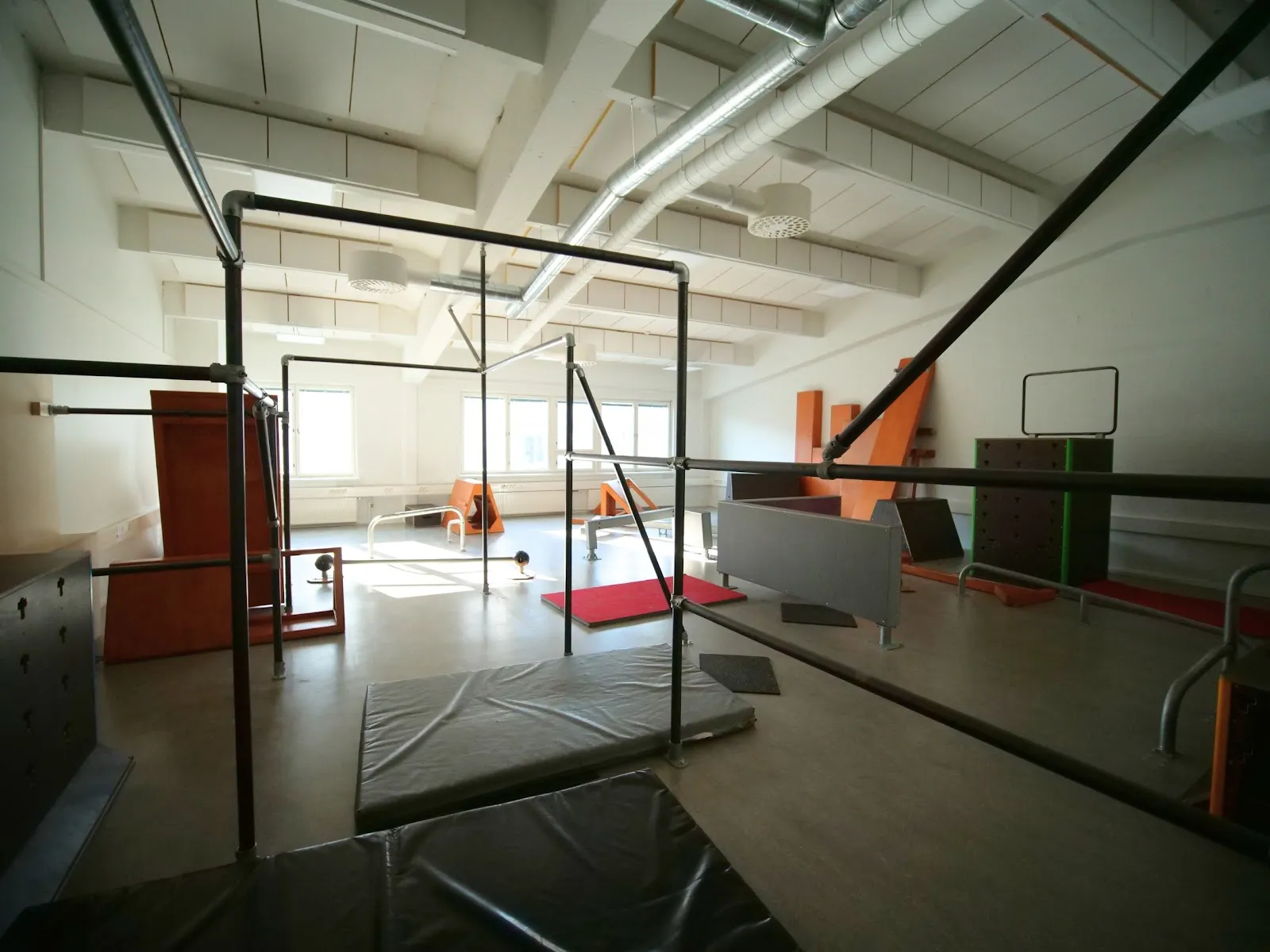 Lauttasaaren Parkour Akatemia ja Sirkuskoulu — voimistelu-studio – Helsinki — 5