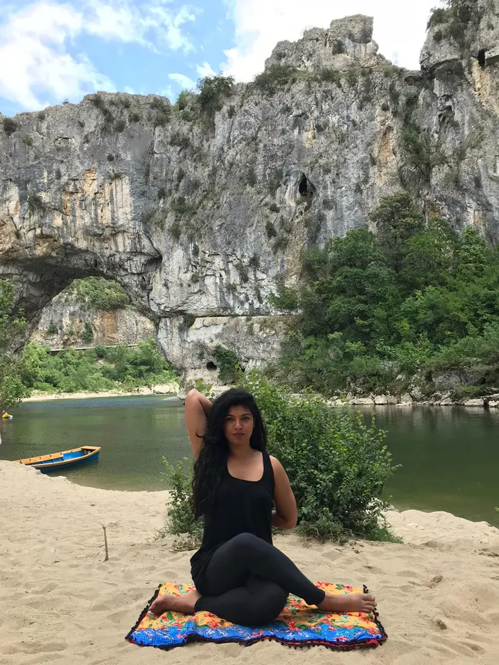 Yoga Indien par Britney Rodrigues — yoga-studio à Centre-Ville, Rennes — 3