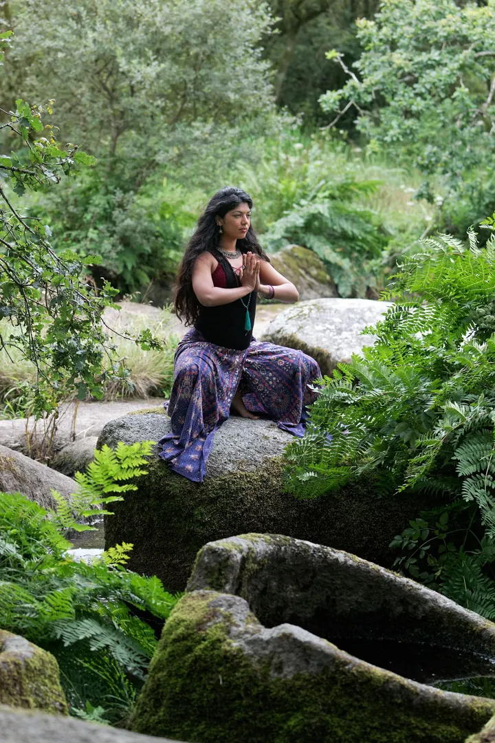 Yoga Indien par Britney Rodrigues — Méditation à Centre-Ville, Rennes