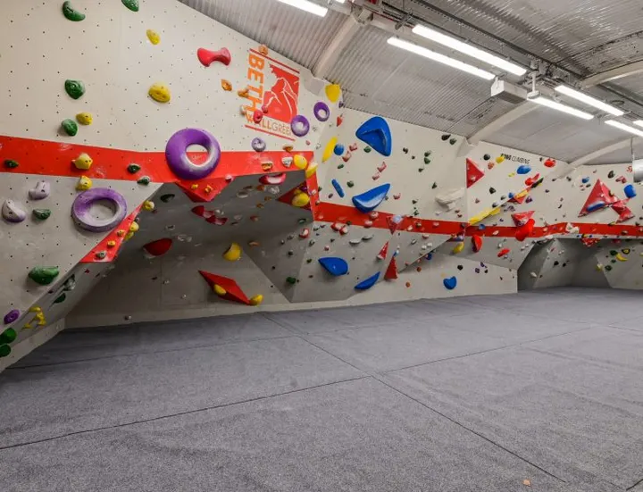 CroyWall Climbing Centre — bouldering-studio in London — 4