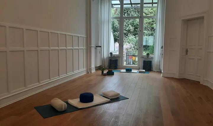 Brigitte Mailänder Körperbasierte Therapie — yoga-studio in Bonn — 3