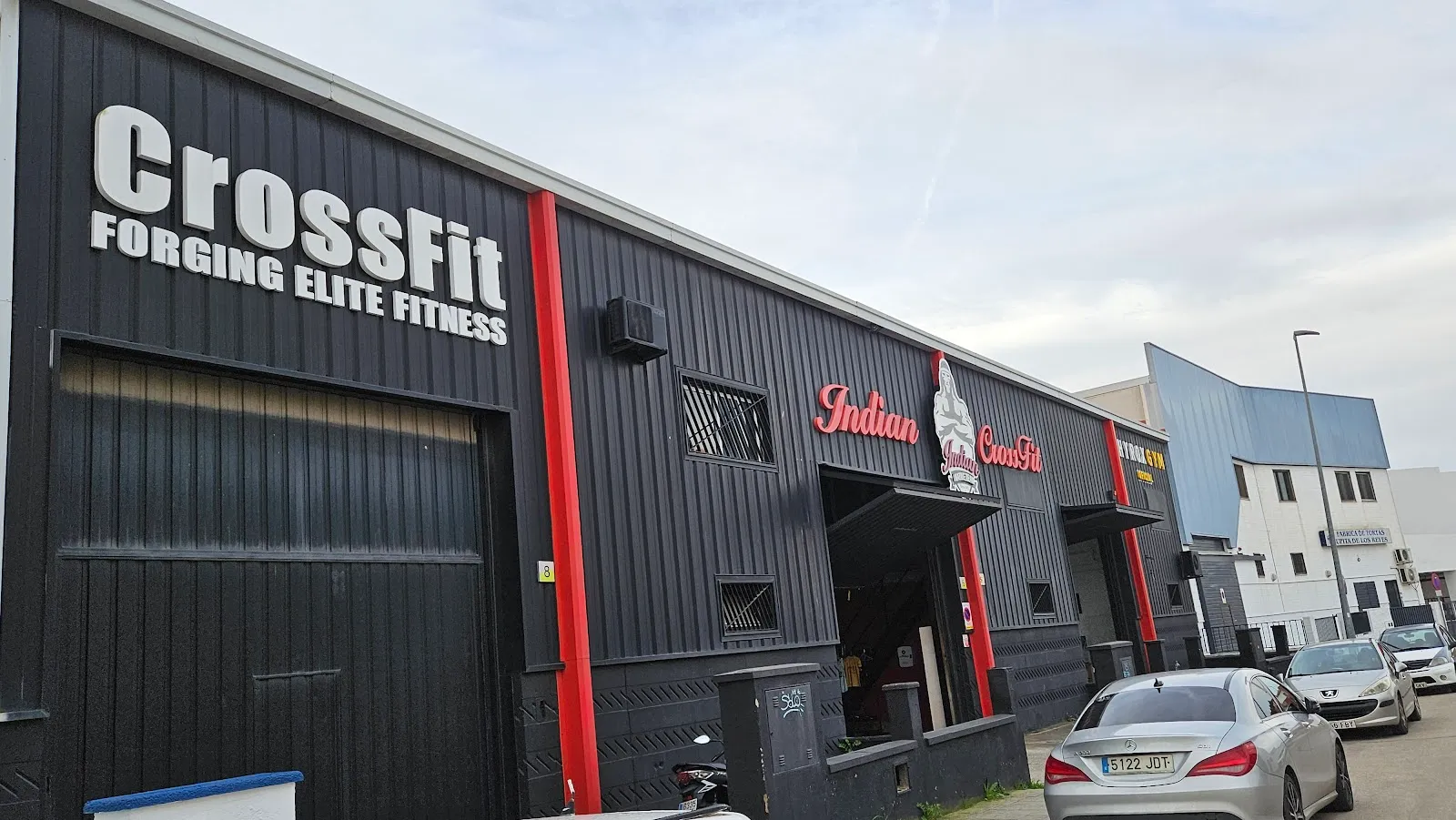 Indian: Weightlifting & Fitness — estudio de fitness-studio en Castilleja de la Cuesta — 4