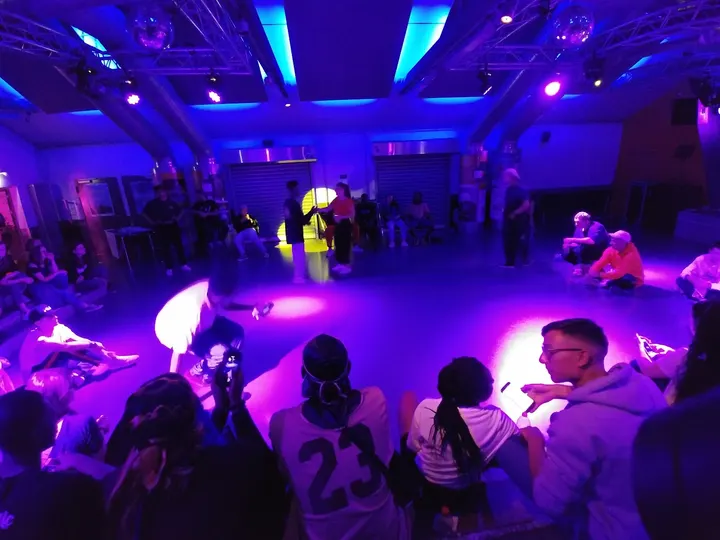 Respect Your Style and dance — tanz-studio in Stadtrandsiedlung, Erlangen — 2