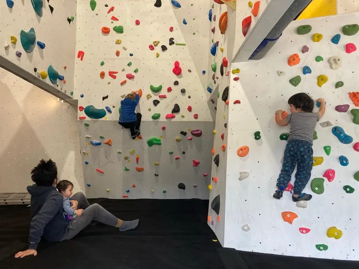 Stroud Climbing Commons Services — bouldering-studio in Brimscombe and Thrupp, Stroud — 2