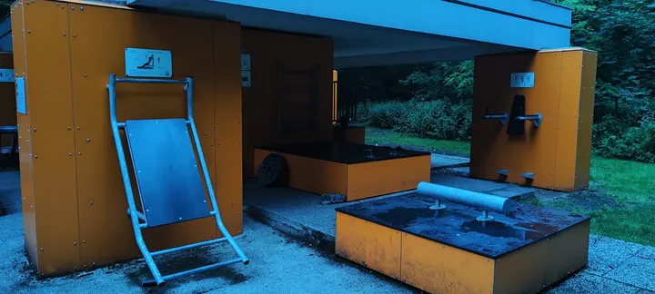 Street Workout Park / Calisthenics / Outside Gym — salle de fitness-studio à Paris — 3