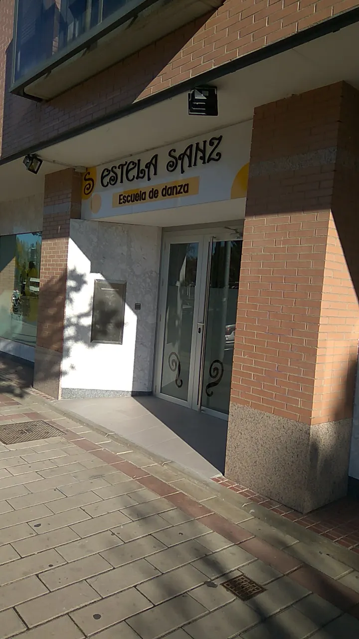 Escuela De Danza Estela Sanz — baile-studio en La Victoria, Valladolid — 3
