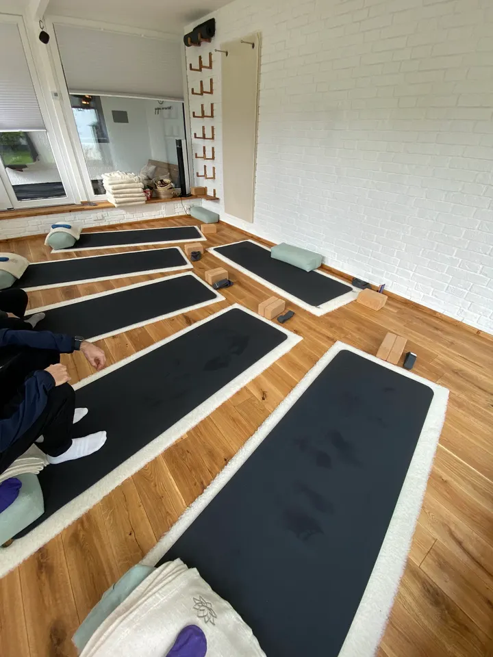 Yoga Waves by Julia Winkels — yoga-studio in Köln — 3