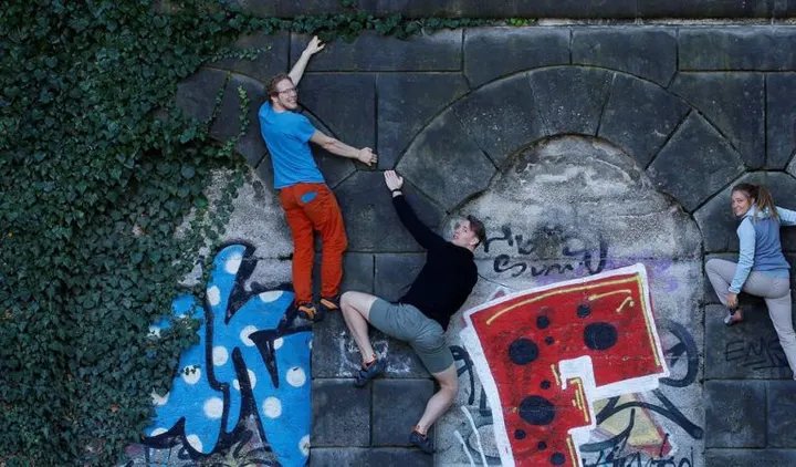 Kraxl Kollektiv — bouldern-studio in Ramersdorf, München — 2