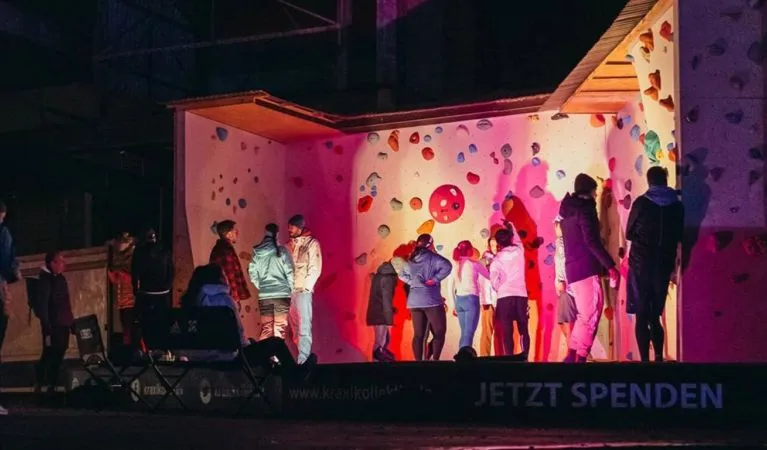 Riesige Rosi - öffentliche Boulderpassage — bouldering-studio i München — 3