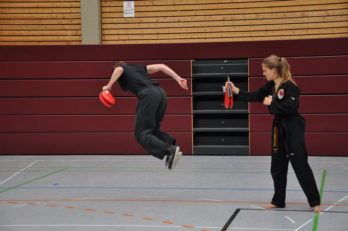 Chikara - Frauen in Bewegung e.V. — kampfsport-studio in Bonn — 4