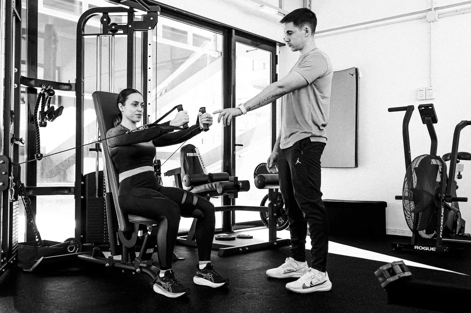 React Entrenamiento - Rendimiento, Fitness y Readaptación — träningsstudio-studio i Alicante — bild 4
