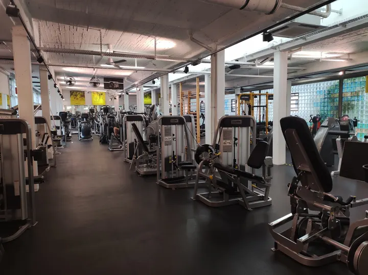 Move Factory Leo-Vetter-Bad — Fitnessstudio in Ostheim, Stuttgart