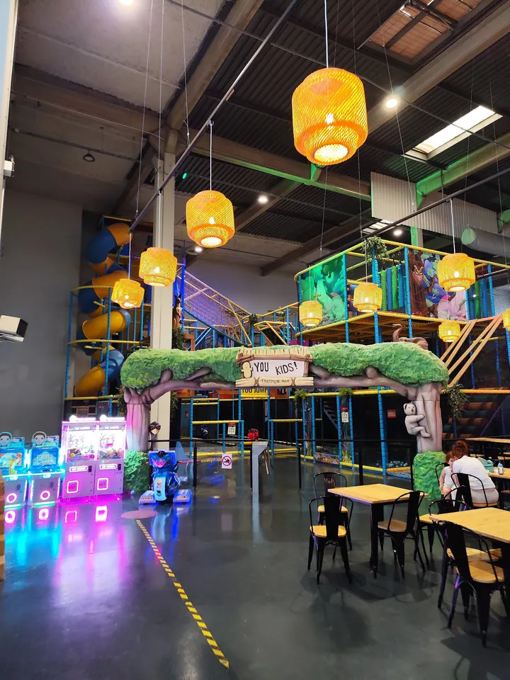 Trampoline Park Paris Sud — Gymnastique à Palaiseau