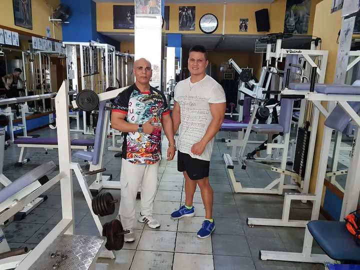 Gimnasio Fitness Manía — estudio de fitness-studio en Puigfred, Badalona — 2