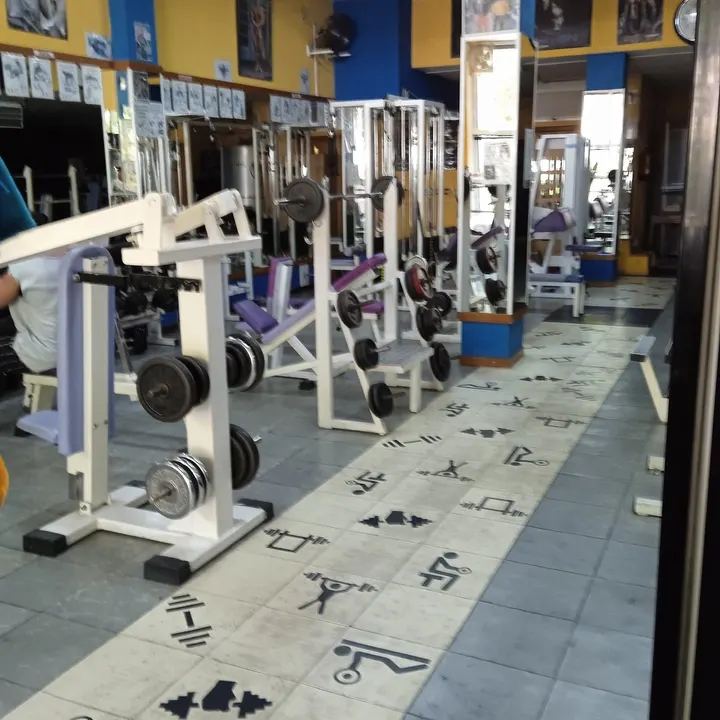 Gimnasio Fitness Manía — estudio de fitness-studio en Badalona — 4