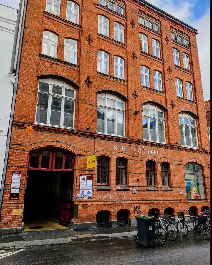 Nicola Jütting — Yoga in Innenstadt, Lübeck