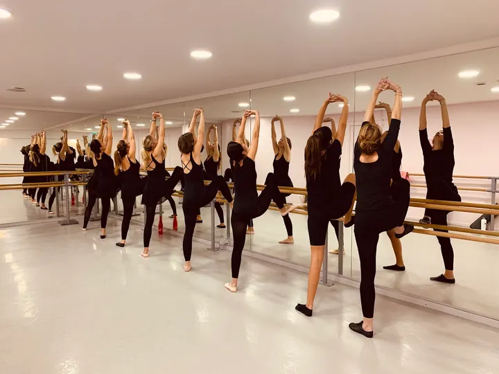Academie de Danse La Tour — Danse à Paris 16e Arrondissement, Paris