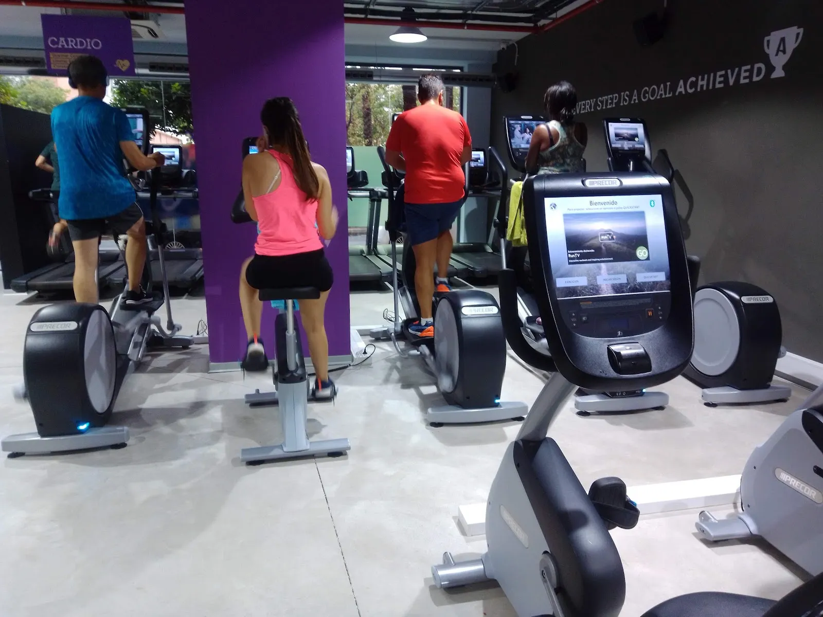 American Fitness — estudio de fitness-studio en Torrent — 2