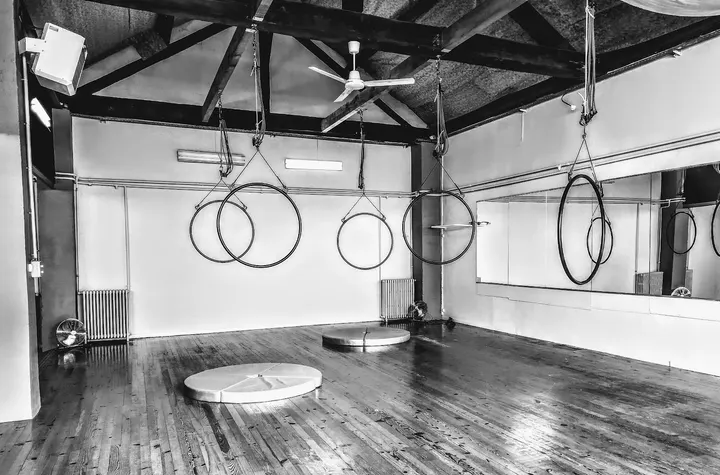 FLY IN POLE — pole fitness-studio à Villefranche-sur-Saône — 5
