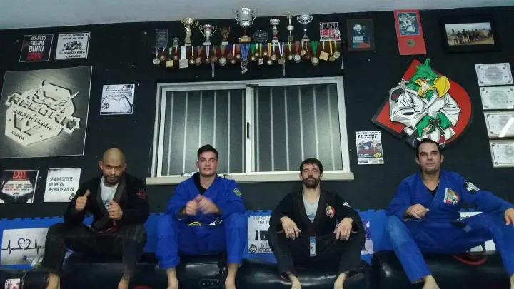 Team Papagaio escola Brazilian Jiu Jitsu e MMA — Jiu-jitsu brasileiro em Gândara dos Olivais, Leiria