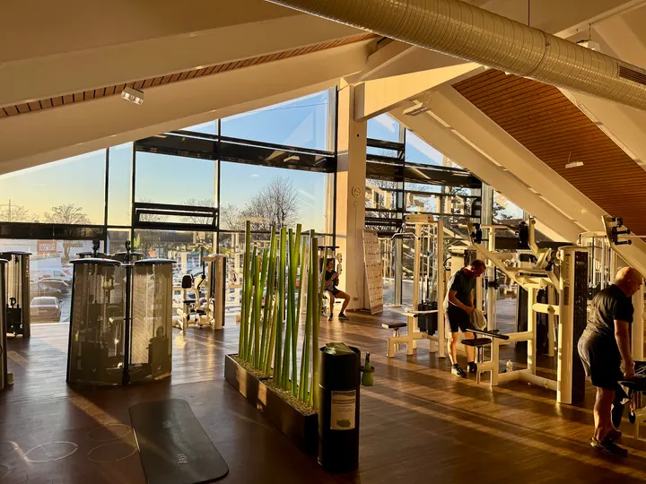 FIT-PLUS Fitness-Center GmbH — PT-Studio in Industriegebiet, Landshut